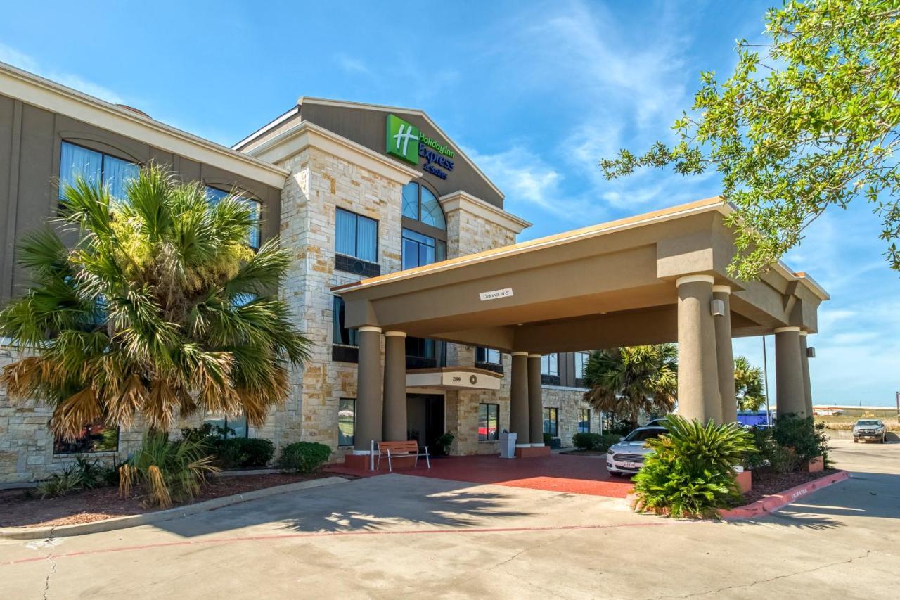Holiday Inn Express And Suites Beeville By Ihg Extérieur photo