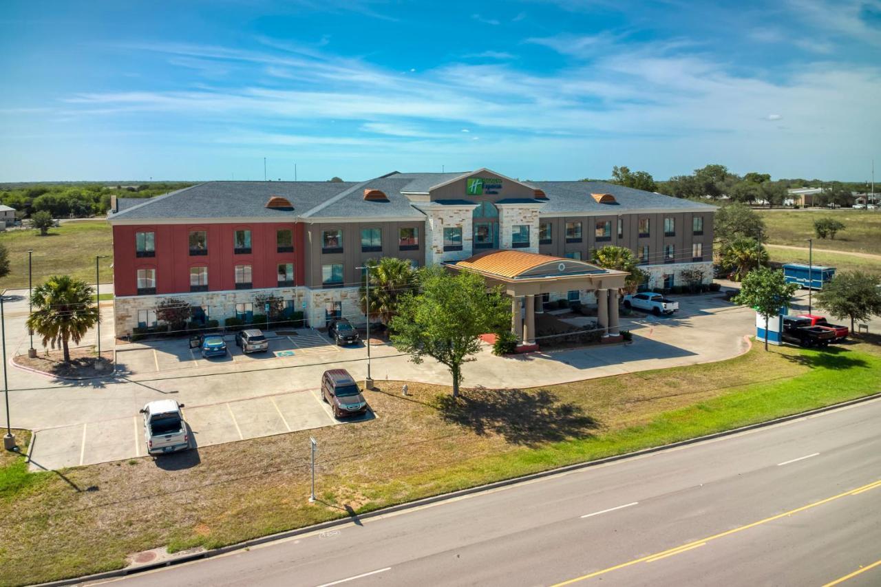 Holiday Inn Express And Suites Beeville By Ihg Extérieur photo