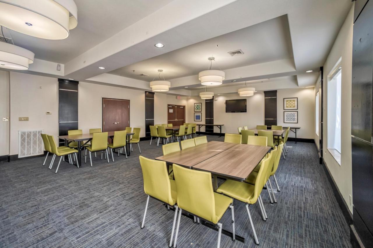 Holiday Inn Express And Suites Beeville By Ihg Extérieur photo
