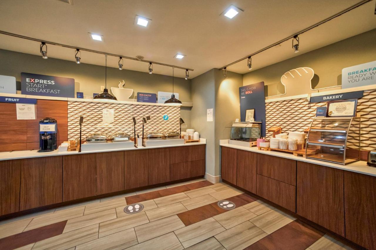 Holiday Inn Express And Suites Beeville By Ihg Extérieur photo