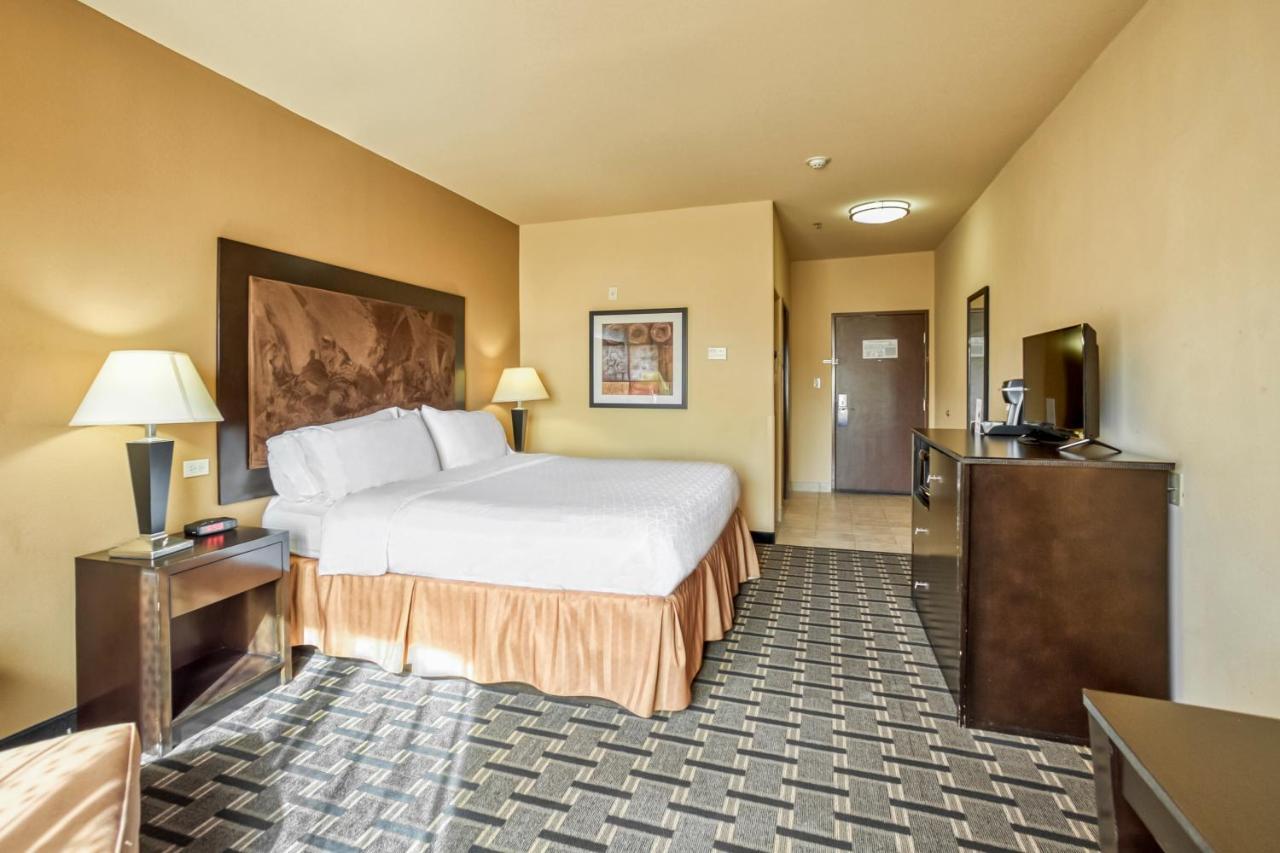Holiday Inn Express And Suites Beeville By Ihg Extérieur photo