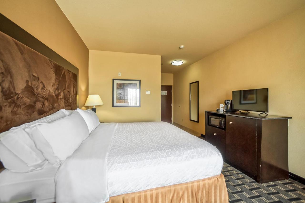 Holiday Inn Express And Suites Beeville By Ihg Extérieur photo