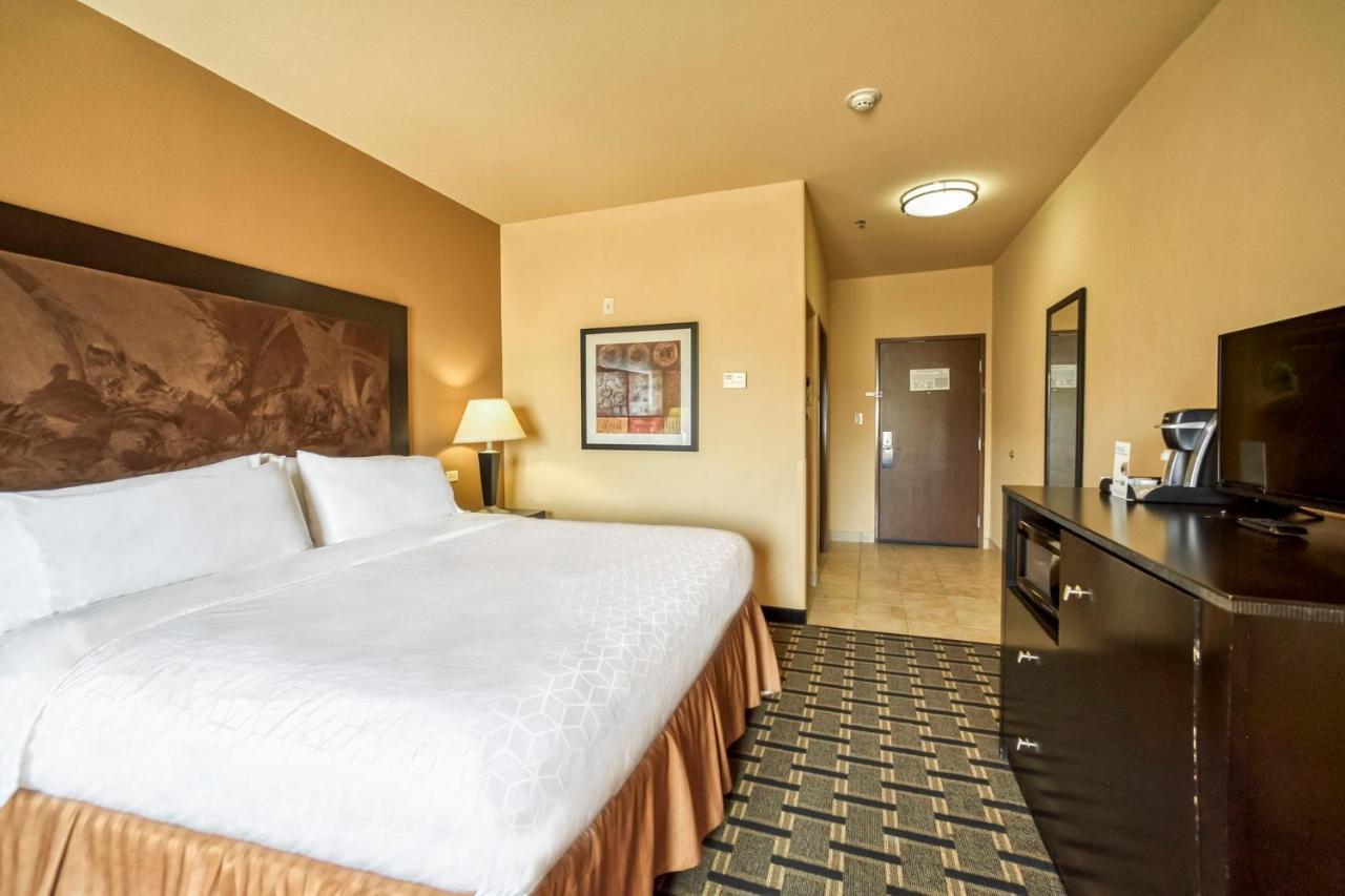 Holiday Inn Express And Suites Beeville By Ihg Extérieur photo