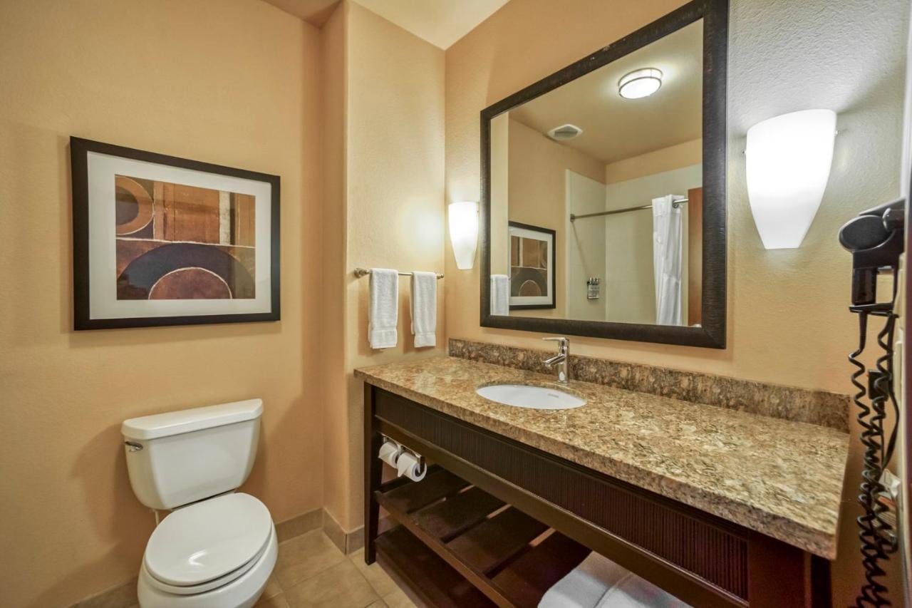 Holiday Inn Express And Suites Beeville By Ihg Extérieur photo