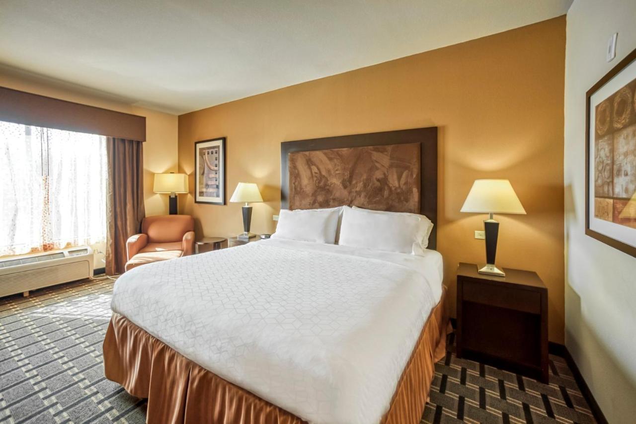 Holiday Inn Express And Suites Beeville By Ihg Extérieur photo