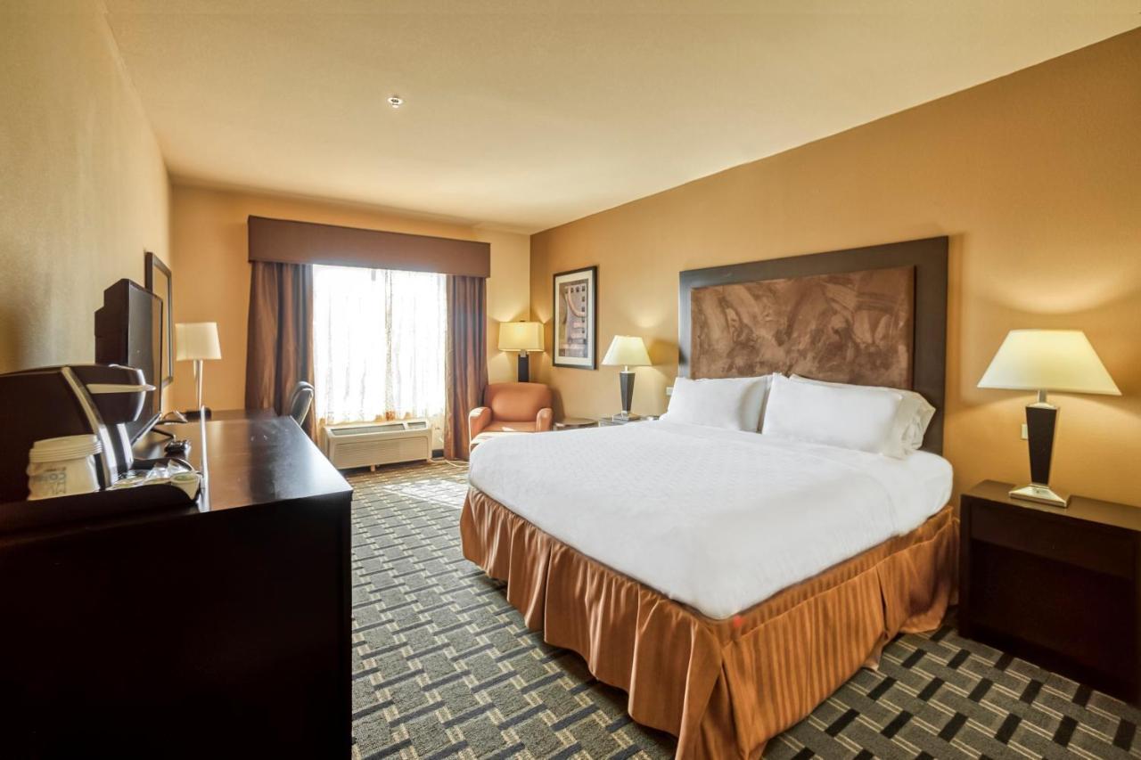 Holiday Inn Express And Suites Beeville By Ihg Extérieur photo