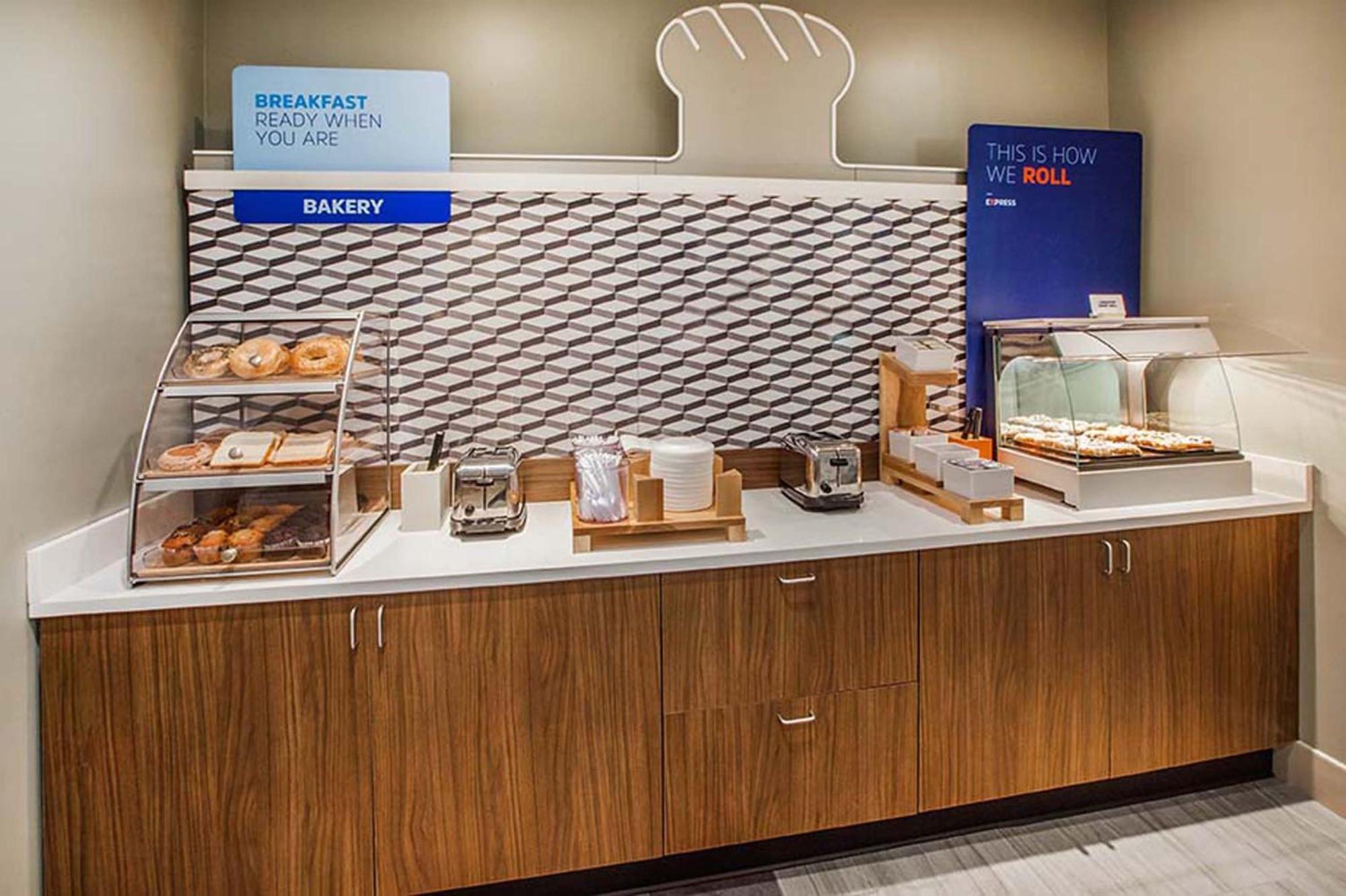 Holiday Inn Express And Suites Beeville By Ihg Extérieur photo