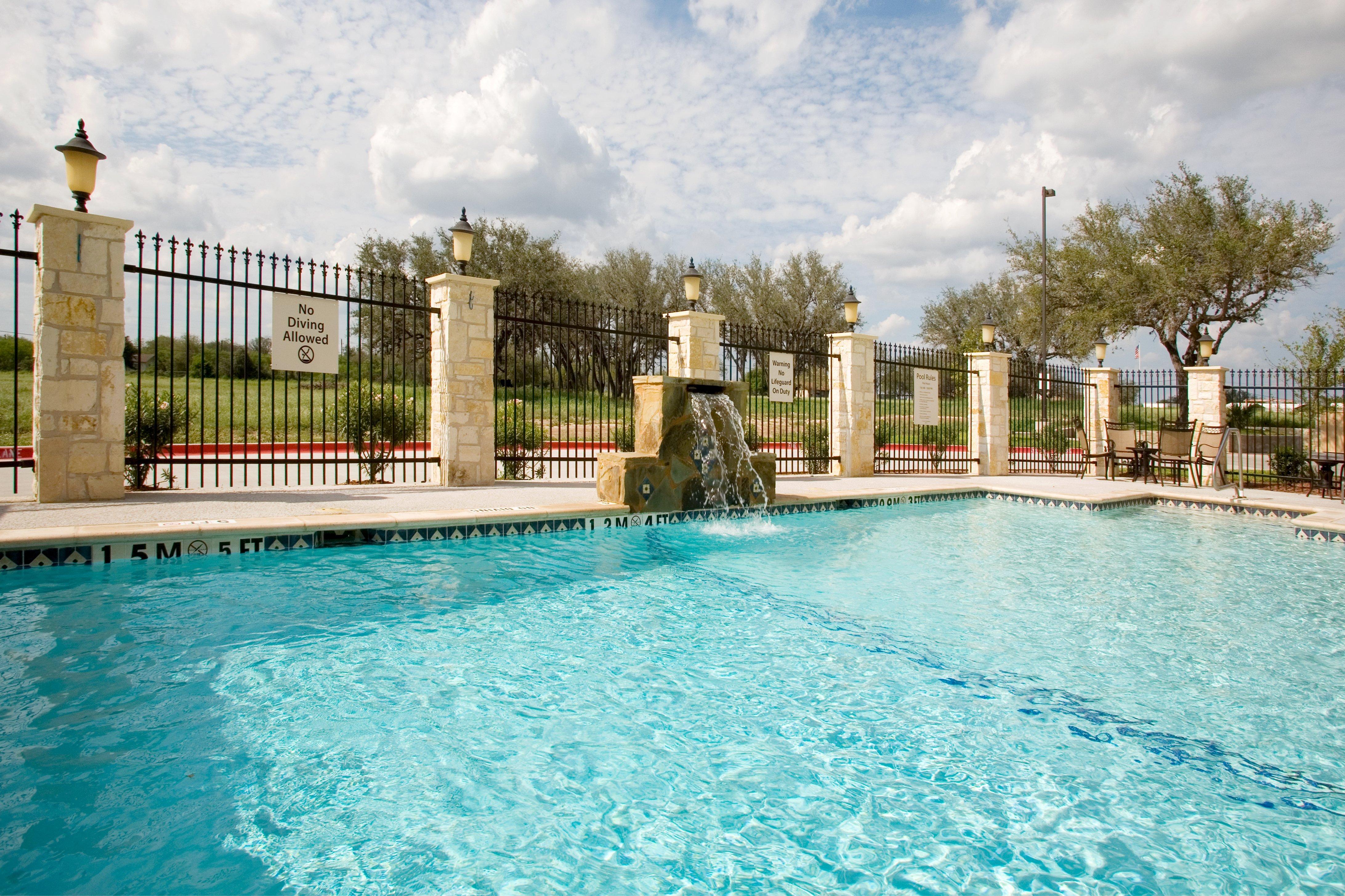 Holiday Inn Express And Suites Beeville By Ihg Extérieur photo