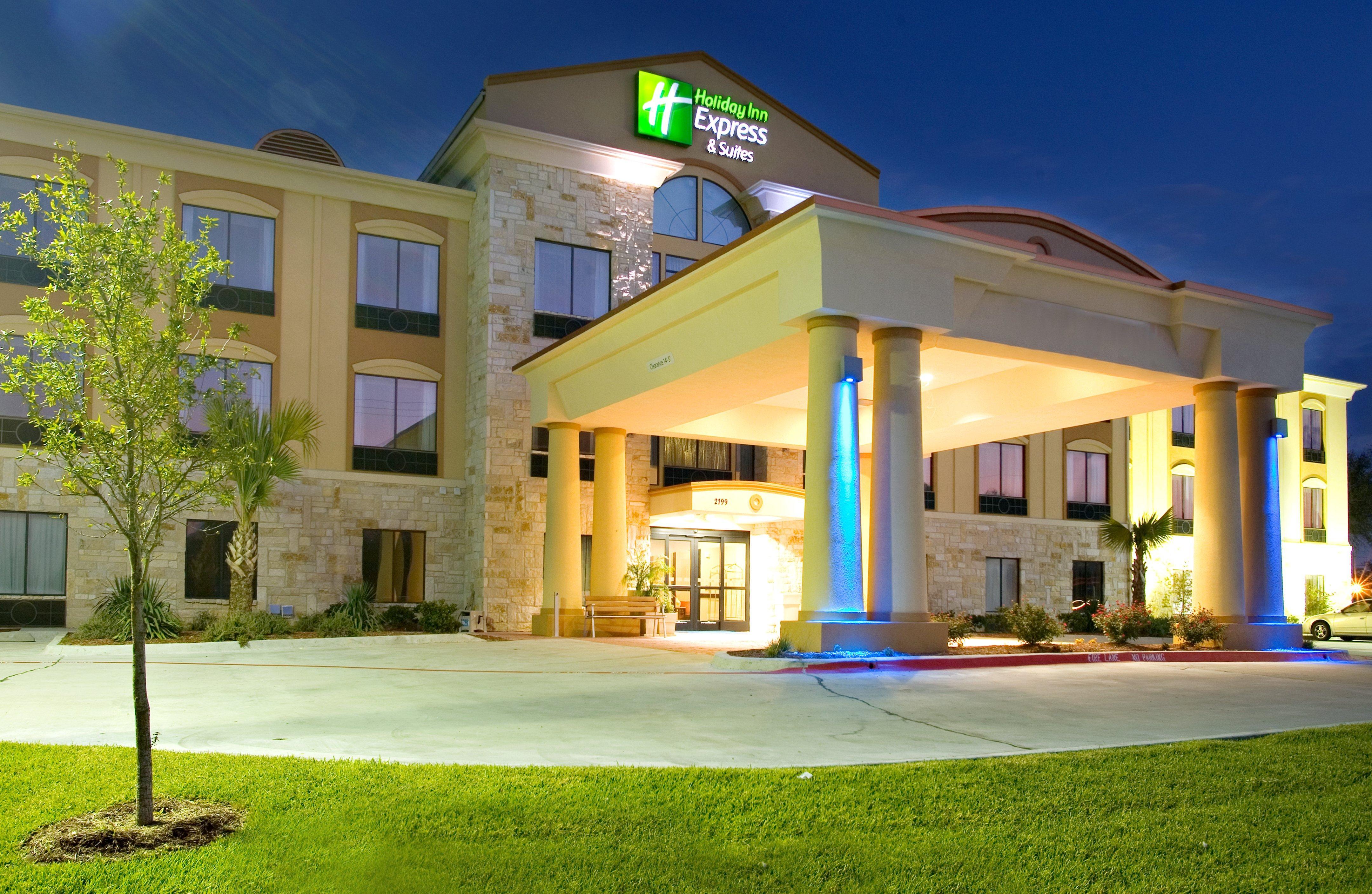 Holiday Inn Express And Suites Beeville By Ihg Extérieur photo