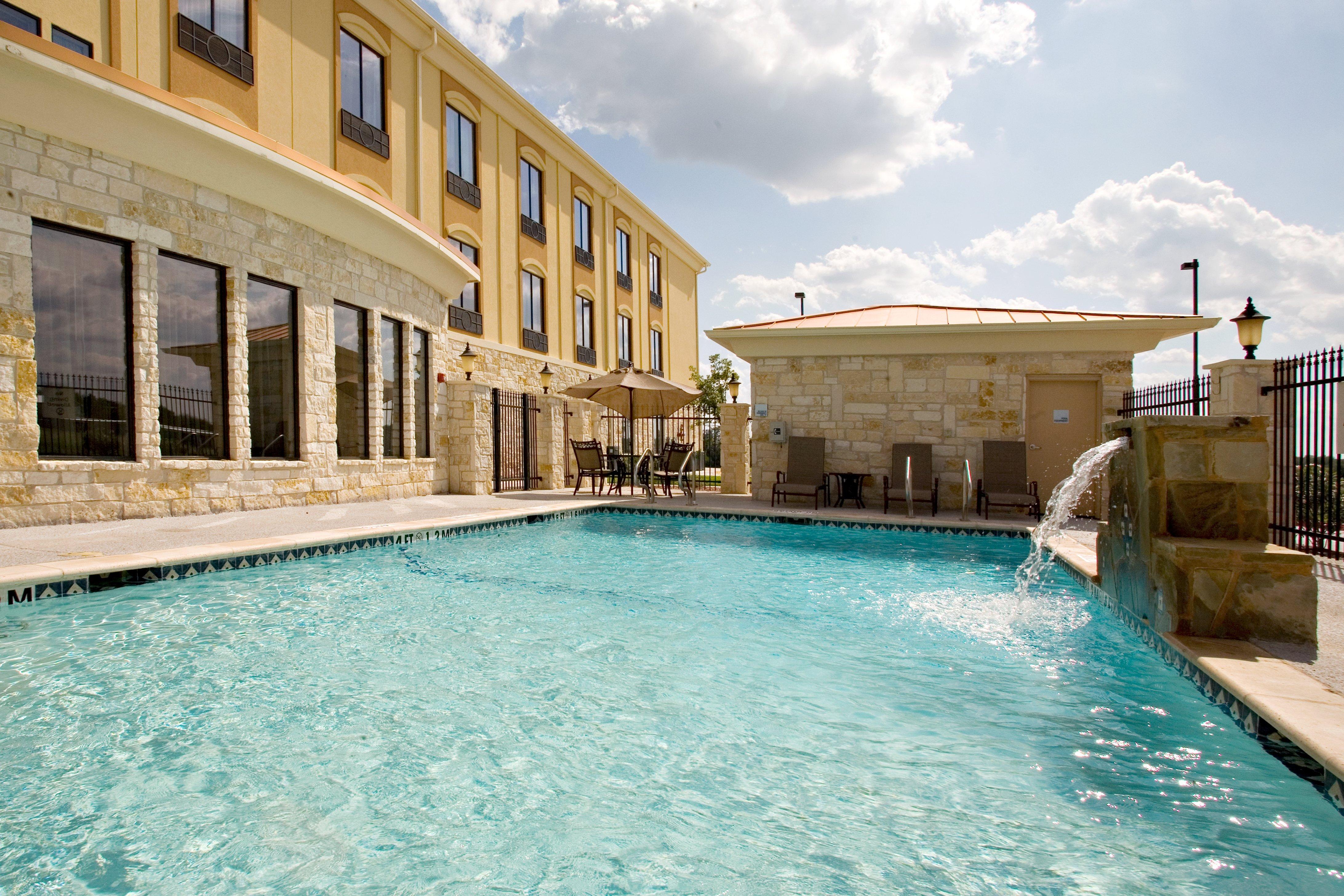 Holiday Inn Express And Suites Beeville By Ihg Extérieur photo