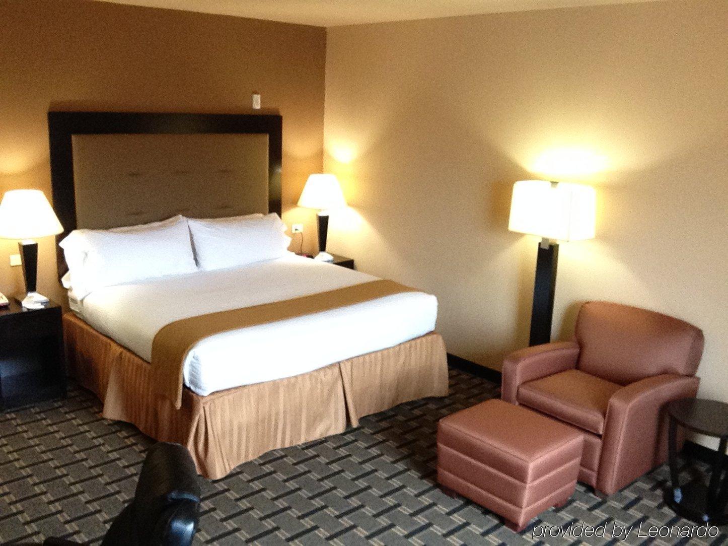 Holiday Inn Express And Suites Beeville By Ihg Extérieur photo